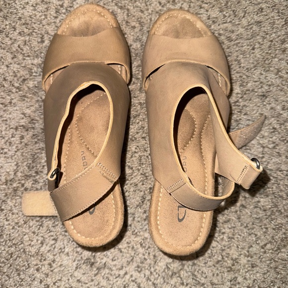 CL by Laundry Tan Wedge Sandals with Slingback - Picture 7 of 7